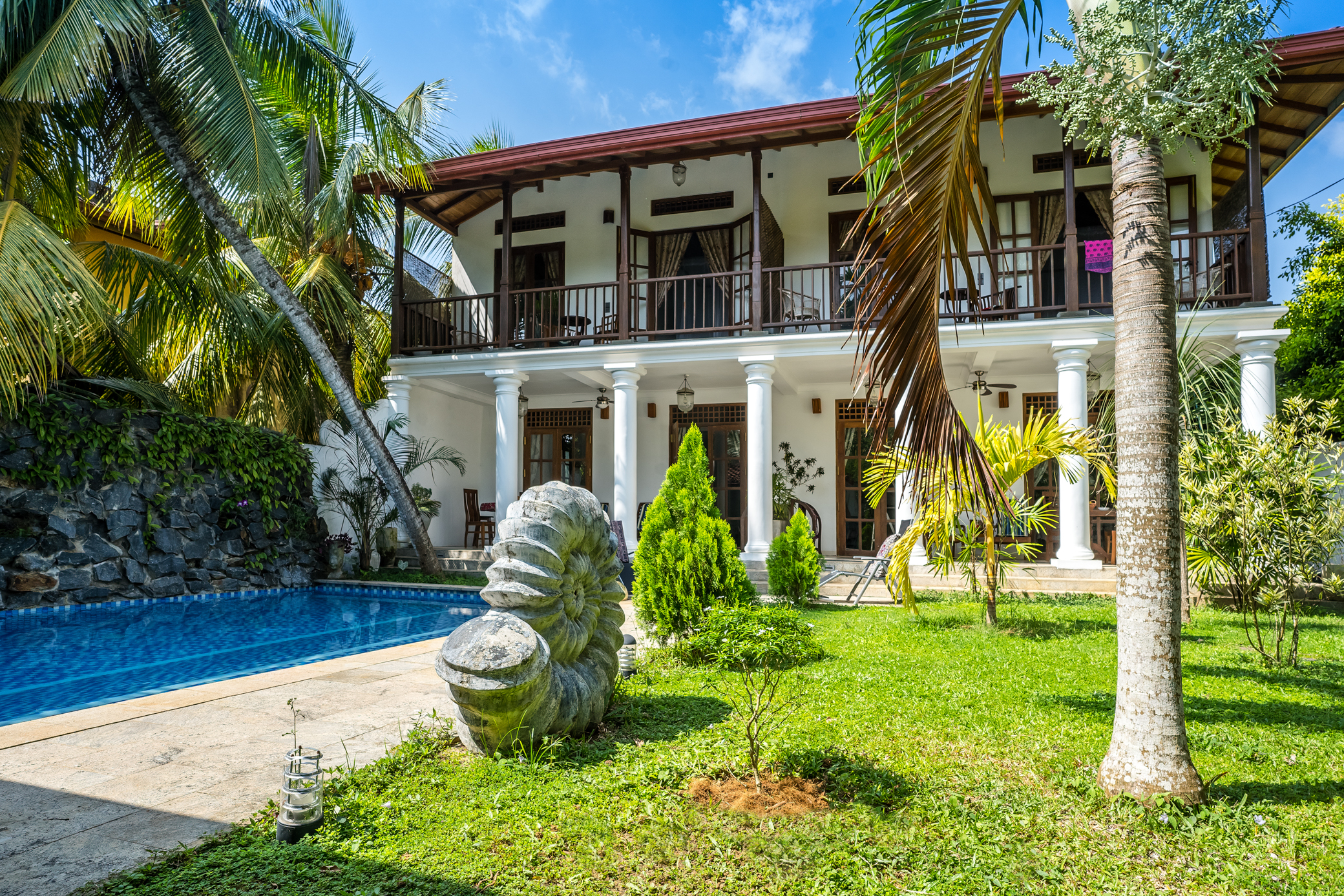 Annavilla pool and tropical garden